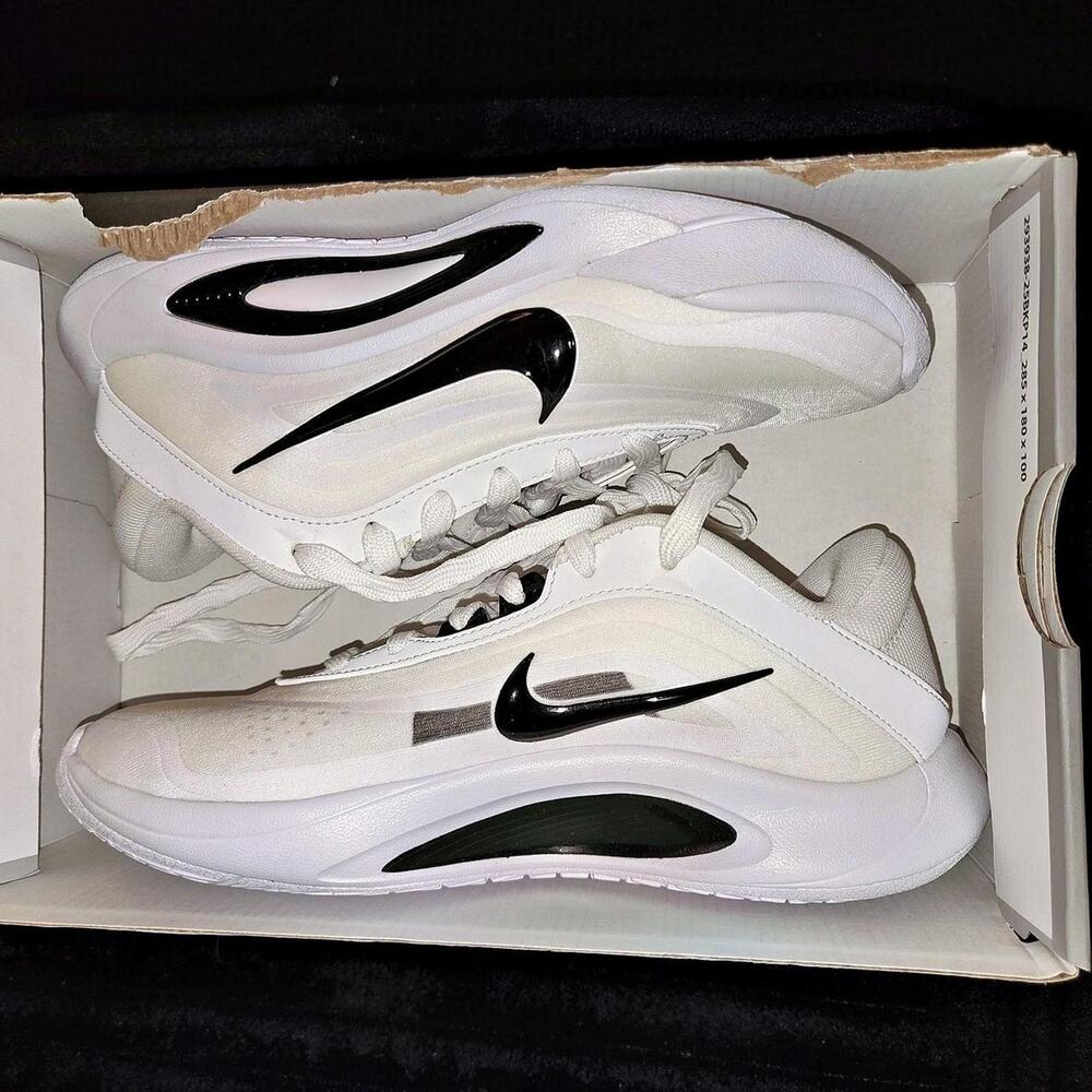 Nike a one whiteblack sneakers size